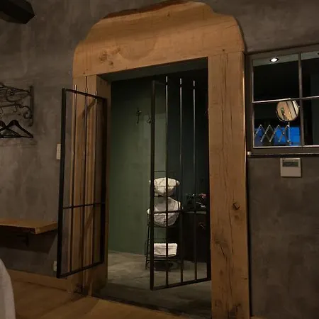 Les Du Vivier, D'hotes A デュルビュイ