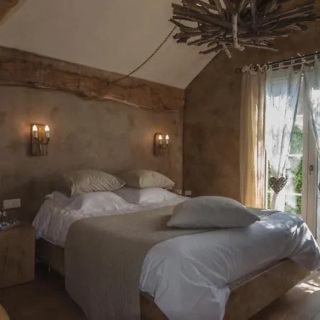 Les Du Vivier, D'hotes A デュルビュイ